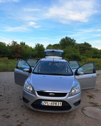 ford pomorskie Ford Focus cena 9999 przebieg: 242800, rok produkcji 2010 z Choroszcz